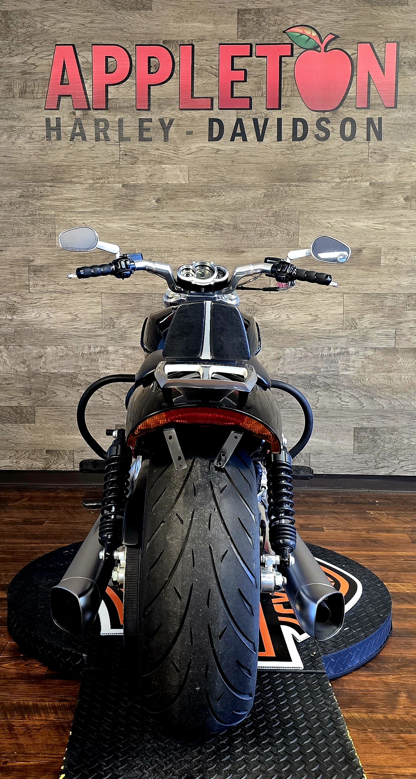 2015 Harley-Davidson V-Rod V-Rod Muscle at Appleton Harley-Davidson