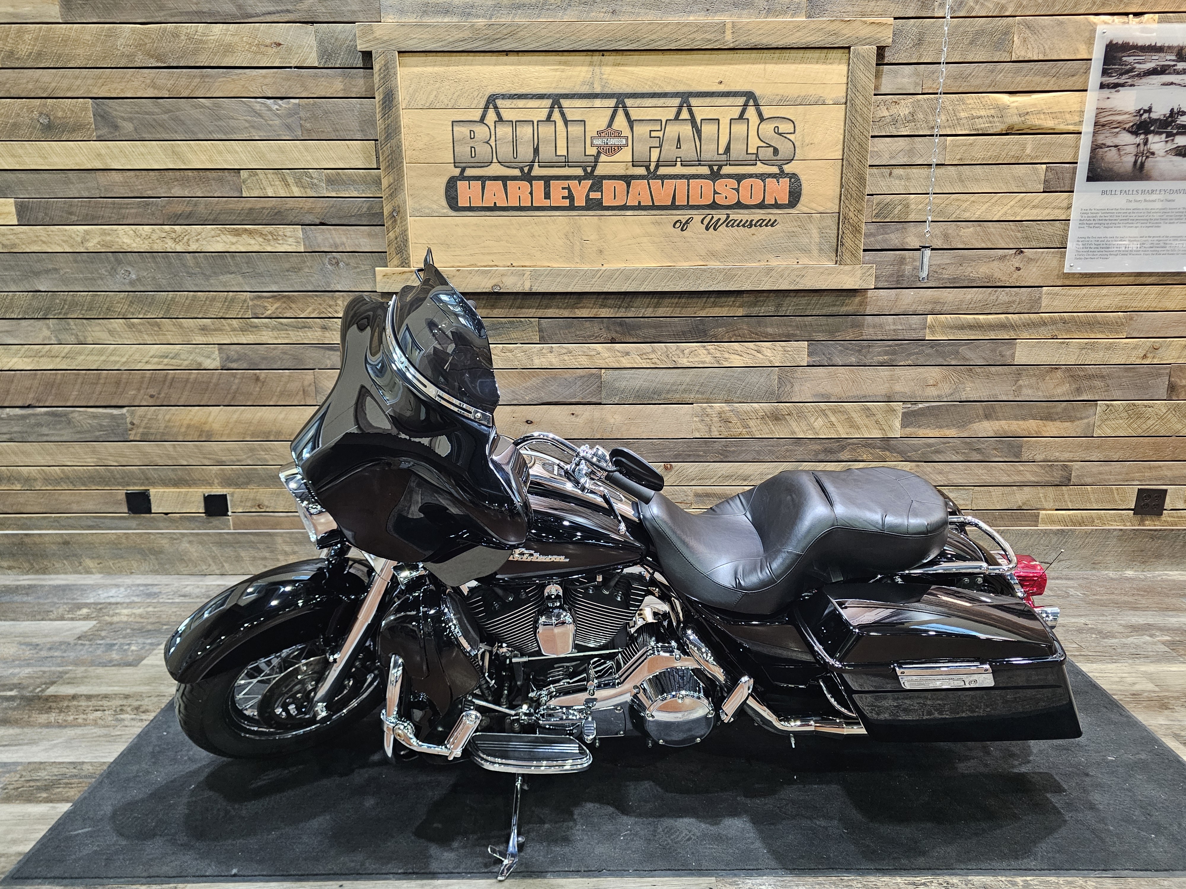 2006 Harley-Davidson Street Glide Base at Bull Falls Harley-Davidson