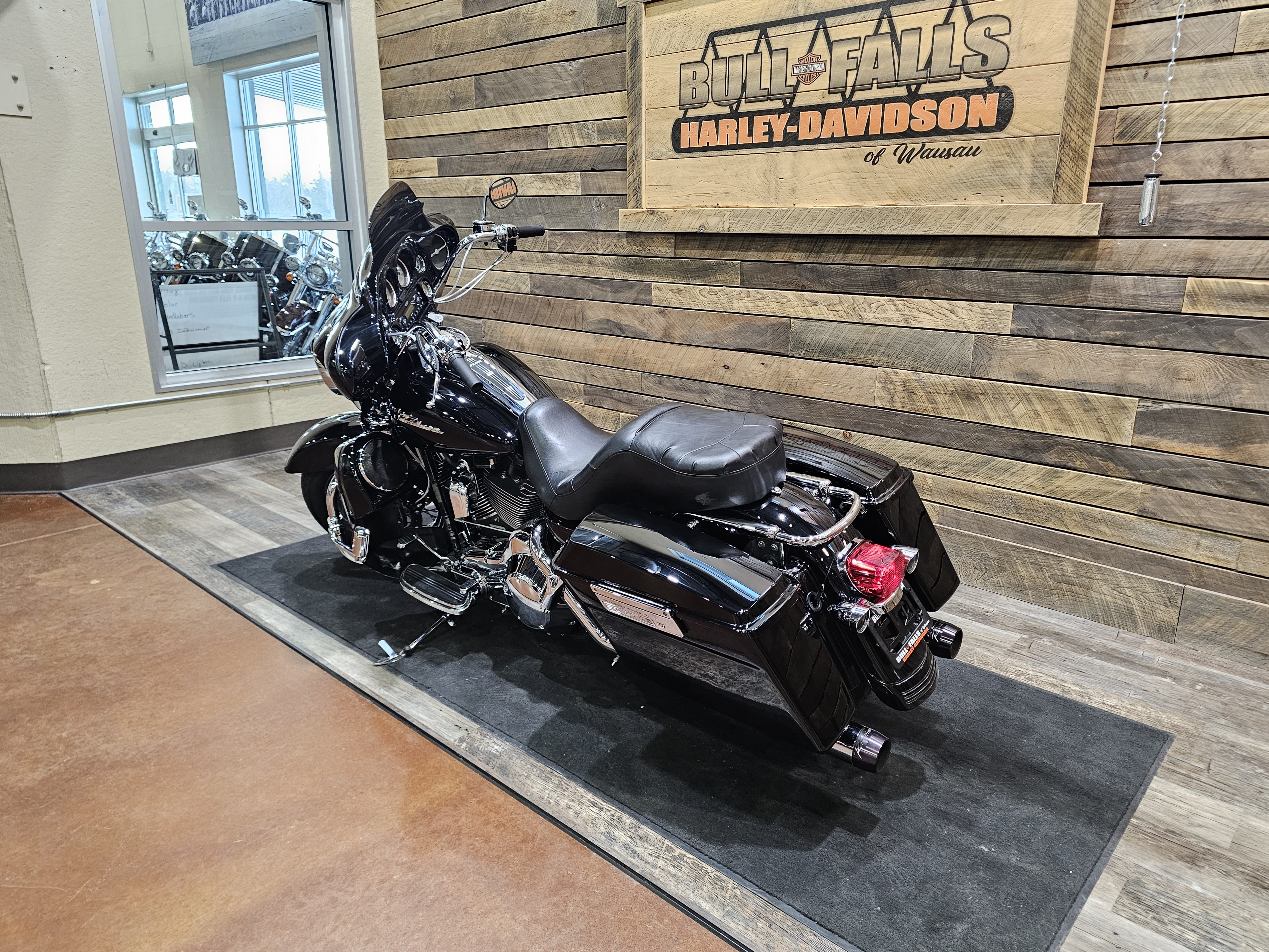 2006 Harley-Davidson Street Glide Base at Bull Falls Harley-Davidson