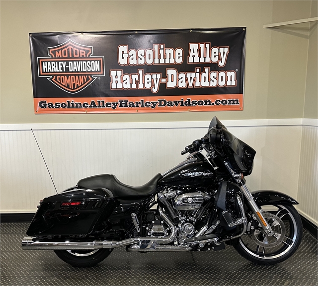 2017 Harley-Davidson Street Glide Special at Gasoline Alley Harley-Davidson