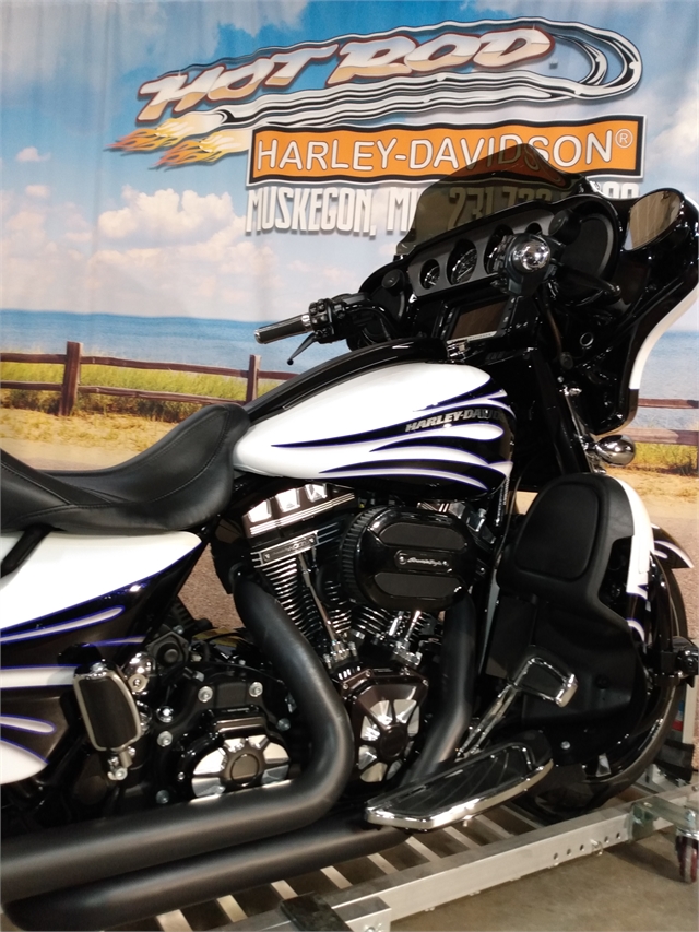 2016 Harley-Davidson Street Glide CVO Street Glide at Hot Rod Harley-Davidson