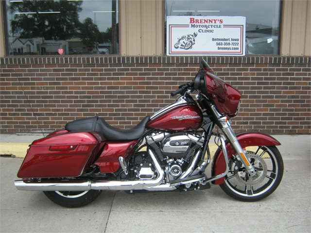 2017 Harley-Davidson Street Glide FLHX at Brenny's Motorcycle Clinic, Bettendorf, IA 52722