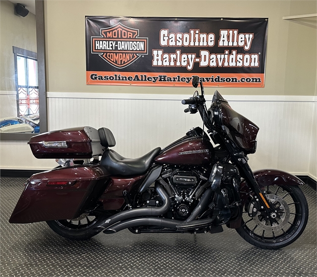 2018 Harley-Davidson Street Glide Special at Gasoline Alley Harley-Davidson