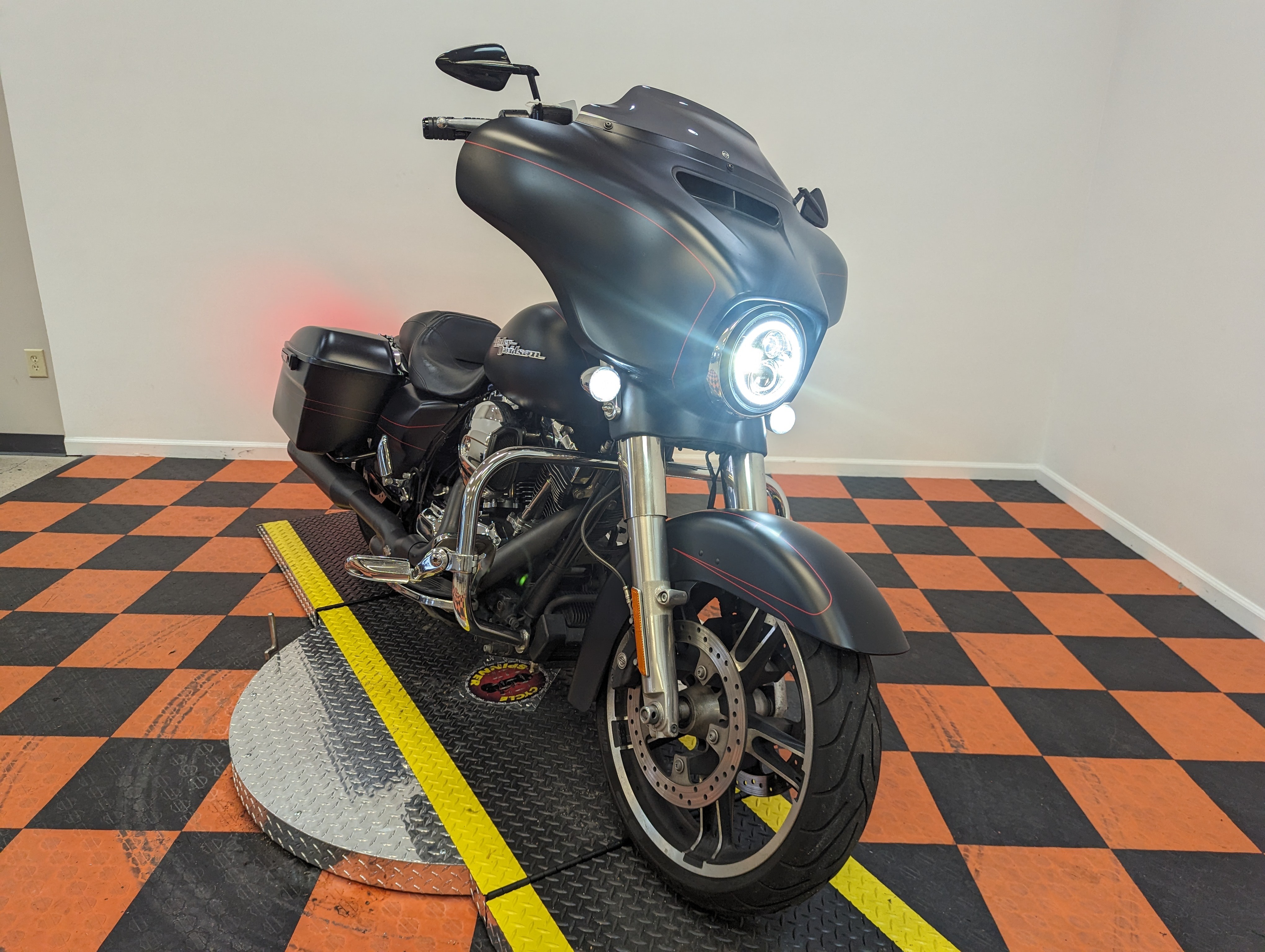 2016 Harley-Davidson Street Glide Base at Harley-Davidson of Indianapolis