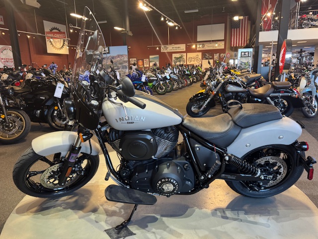 2023 Indian Motorcycle Chief Base at Martin Moto