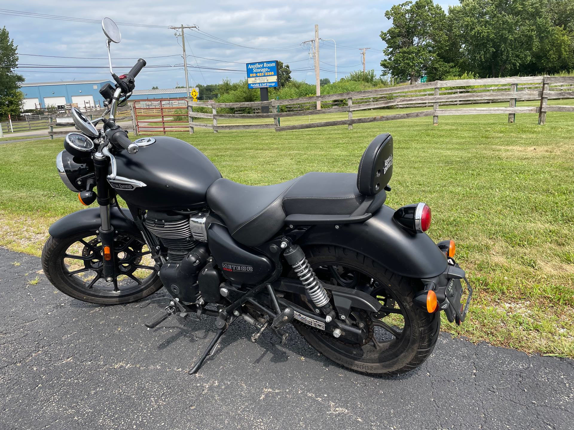 2022 Royal Enfield Meteor 350 at Randy's Cycle