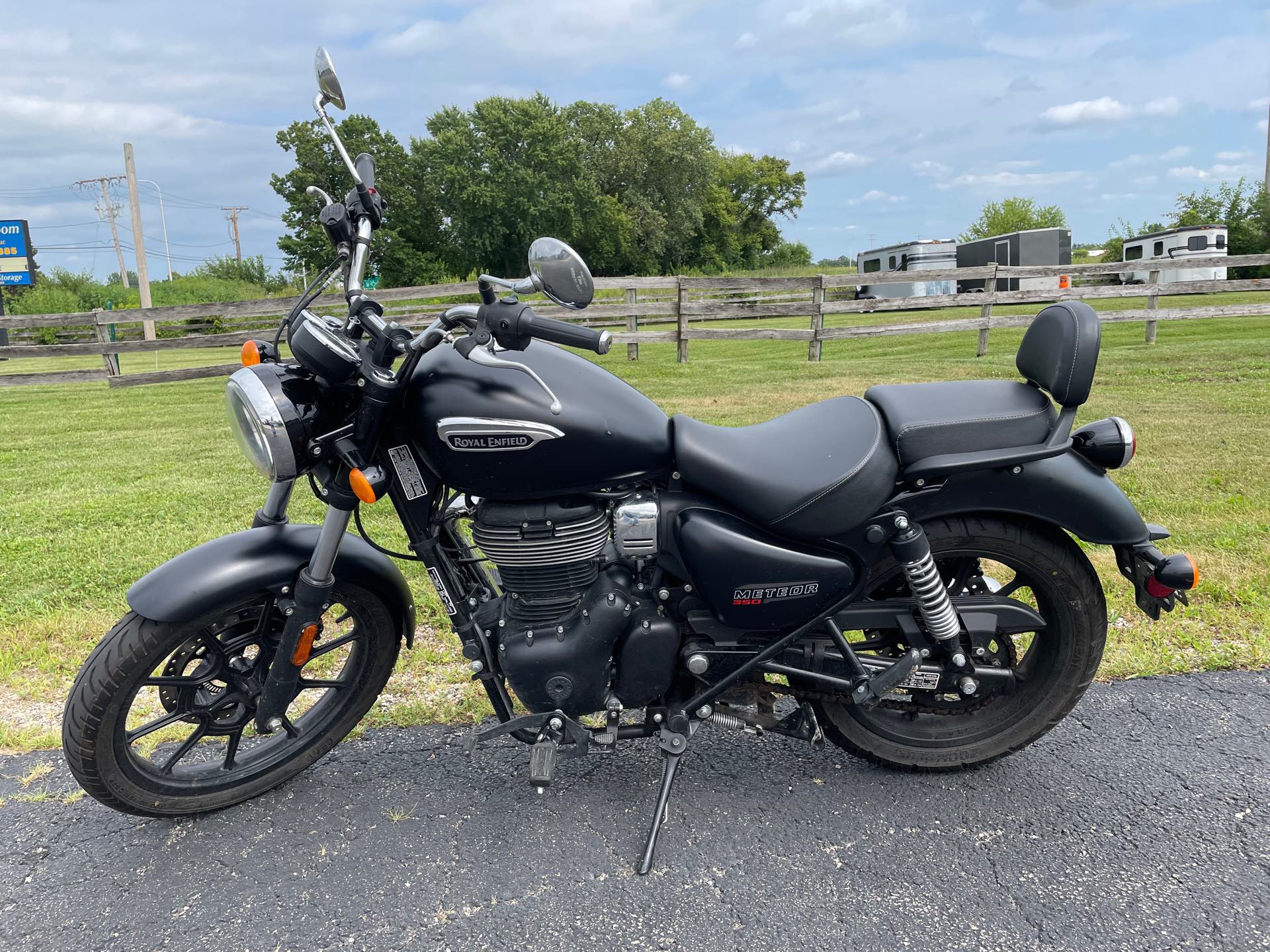 2022 Royal Enfield Meteor 350 at Randy's Cycle