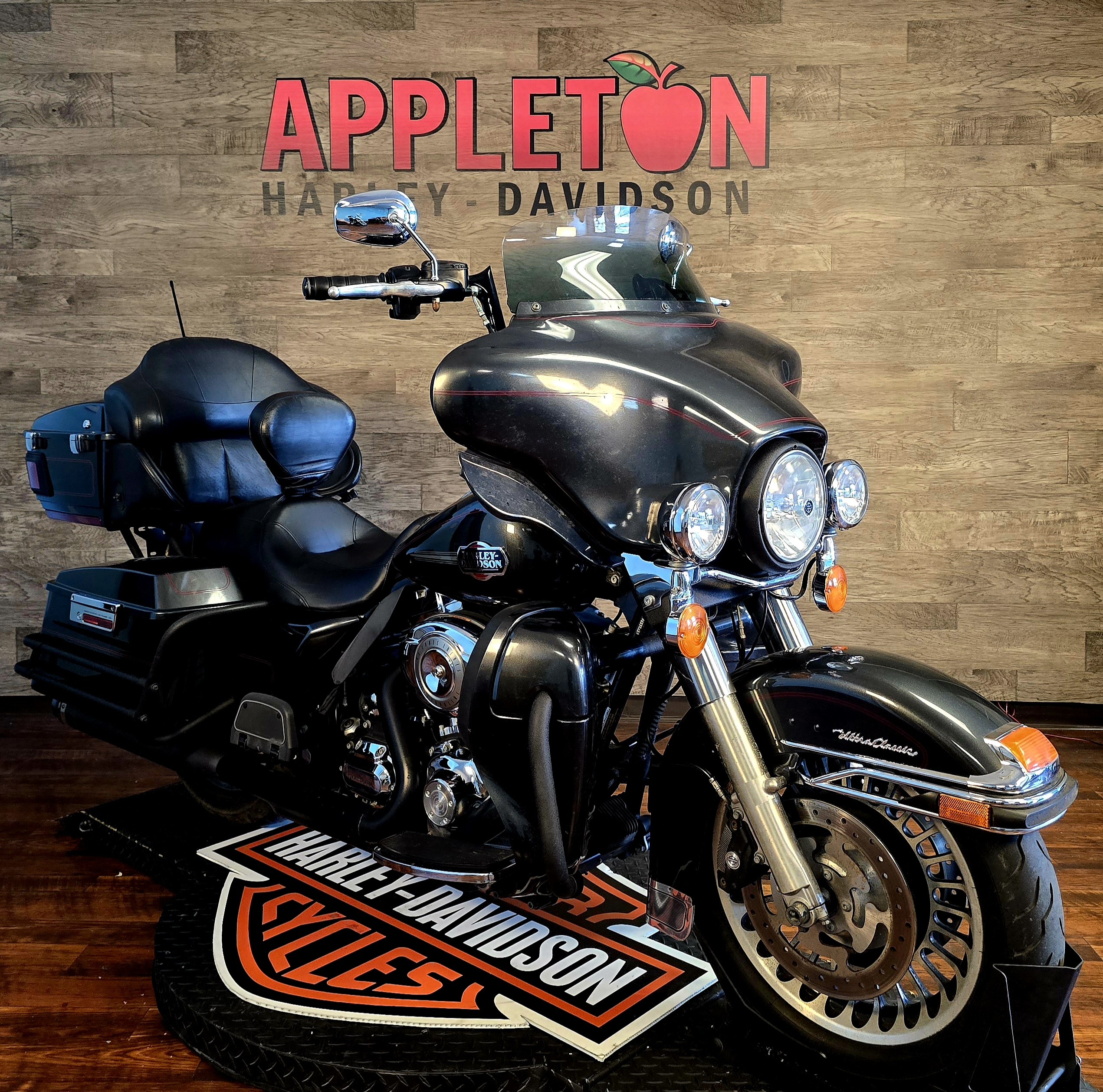 2009 Harley-Davidson Electra Glide Ultra Classic at Appleton Harley-Davidson