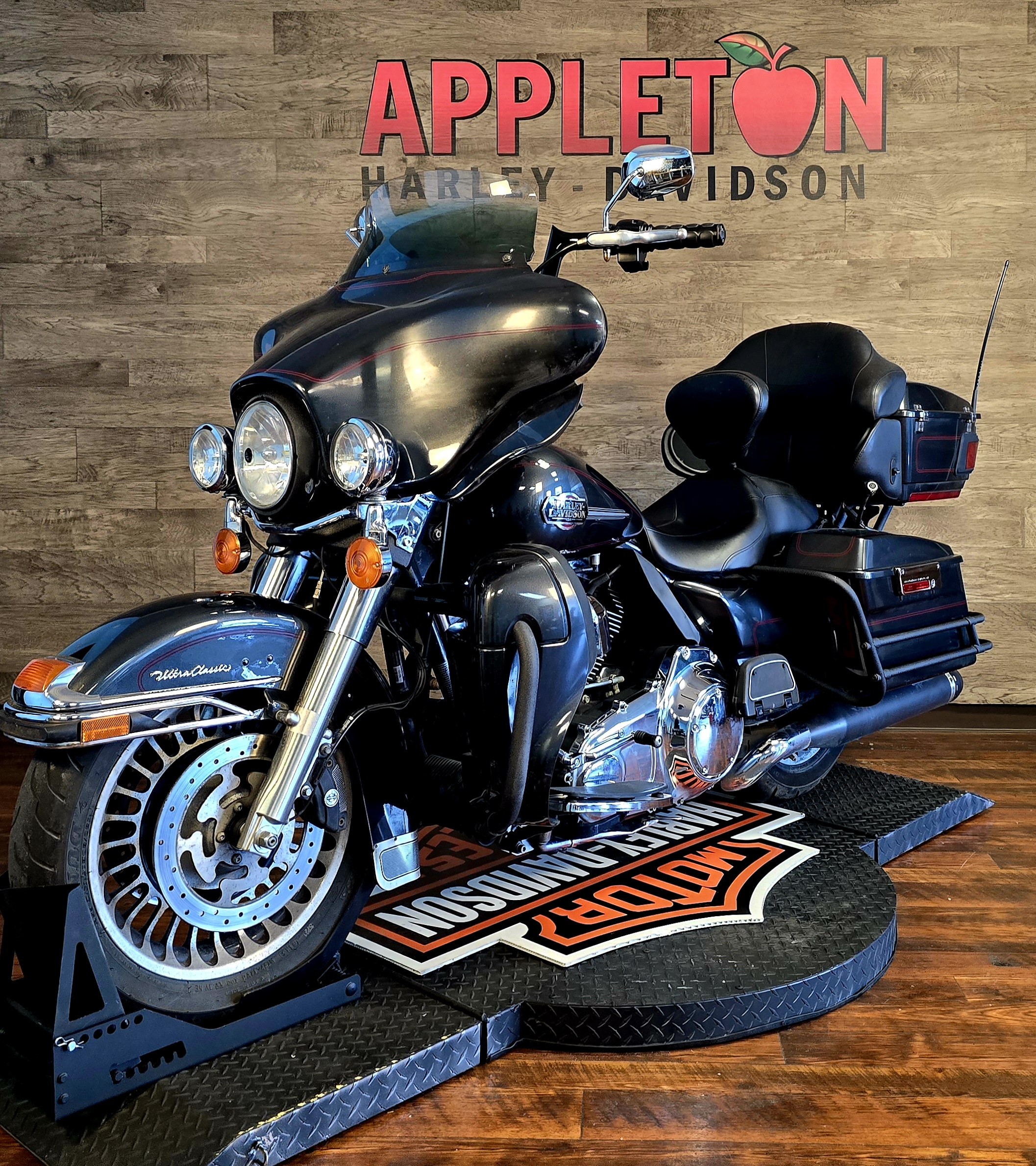 2009 Harley-Davidson Electra Glide Ultra Classic at Appleton Harley-Davidson