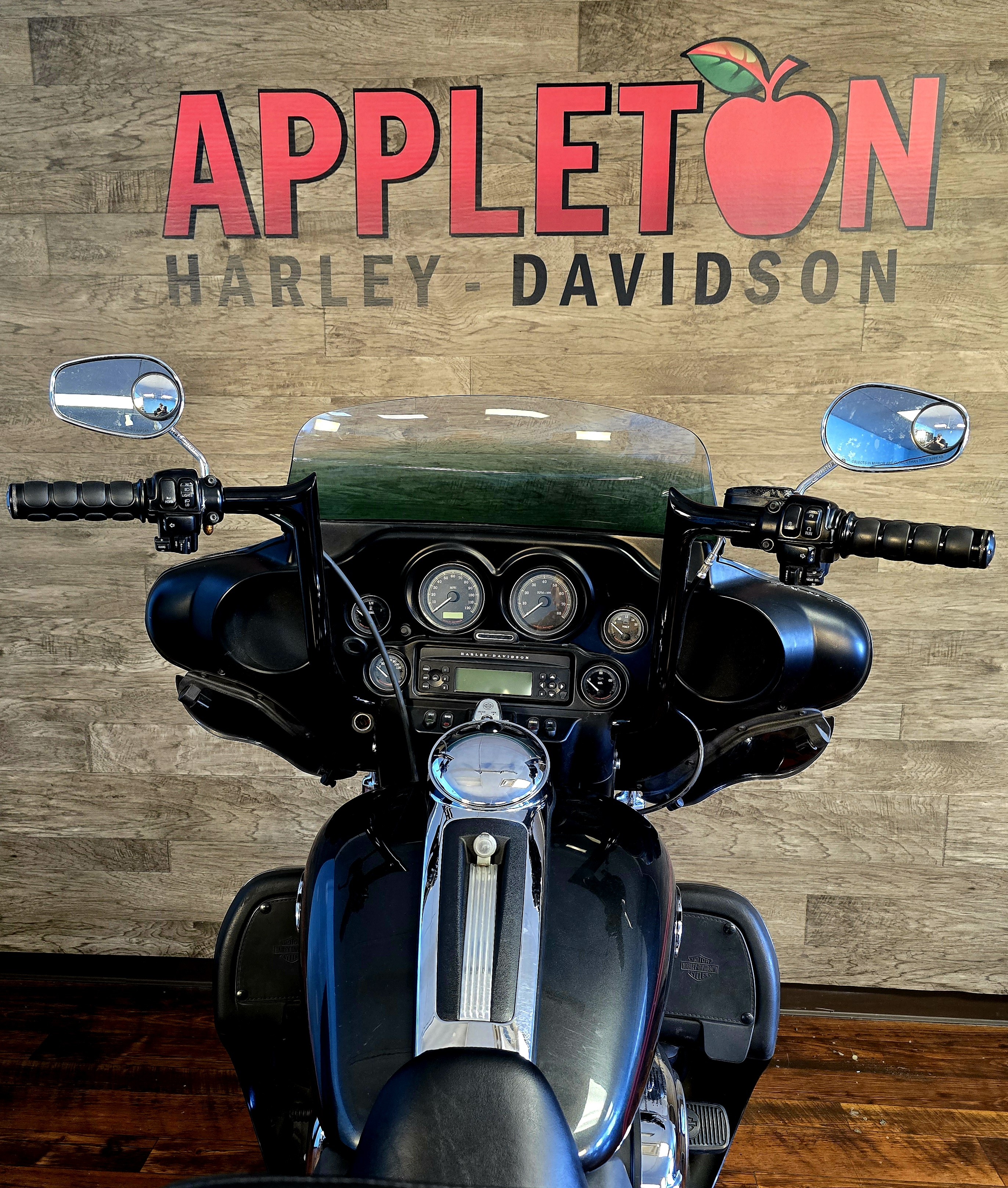 2009 Harley-Davidson Electra Glide Ultra Classic at Appleton Harley-Davidson