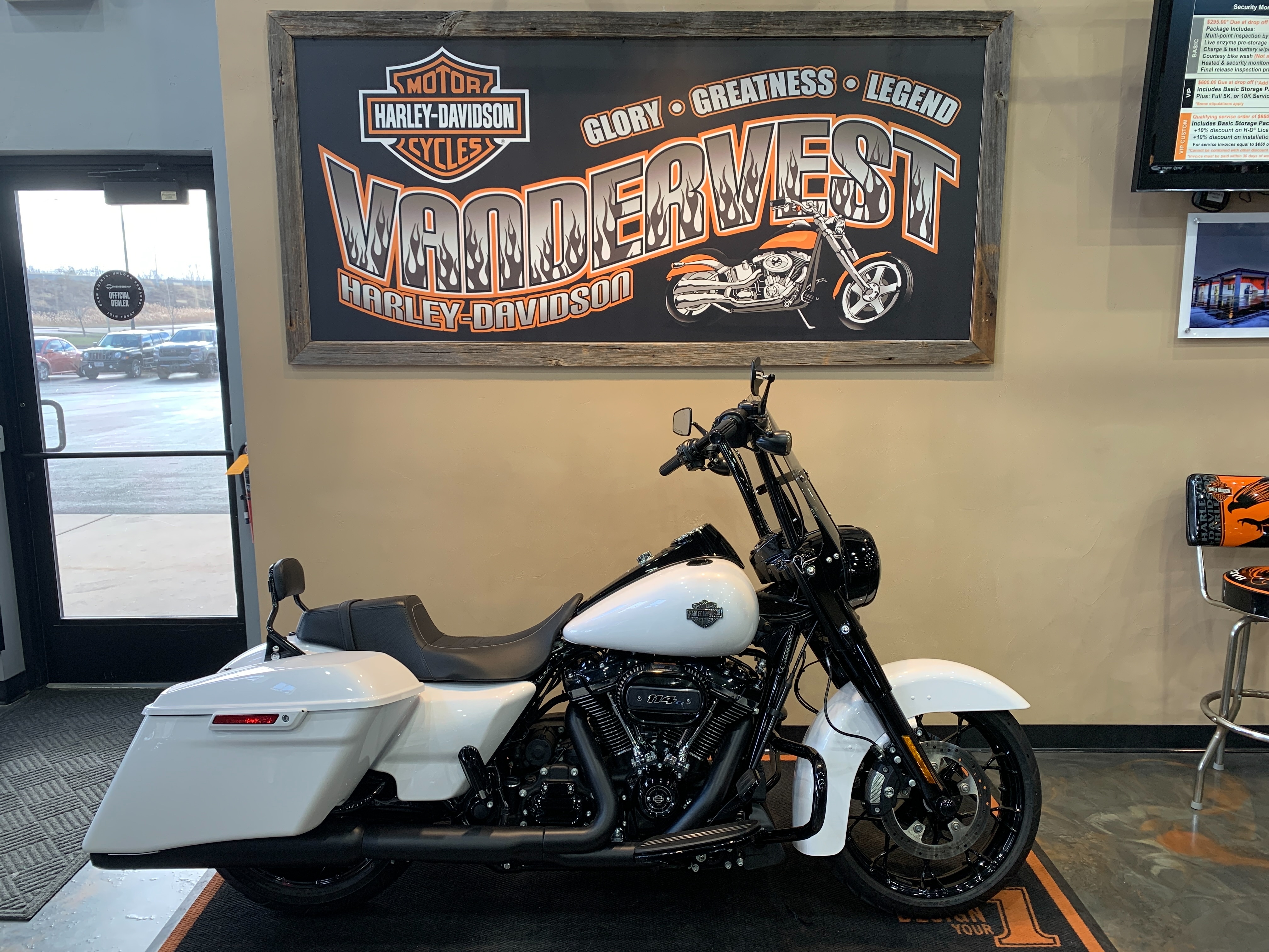 2024 Harley-Davidson Road King Special at Vandervest Harley-Davidson, Green Bay, WI 54303