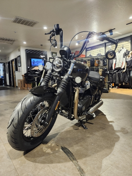 2024 Triumph Bonneville Bobber Stealth Edition at Tampa Triumph, Tampa, FL 33614