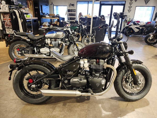 2024 Triumph Bonneville Bobber Stealth Edition at Tampa Triumph, Tampa, FL 33614