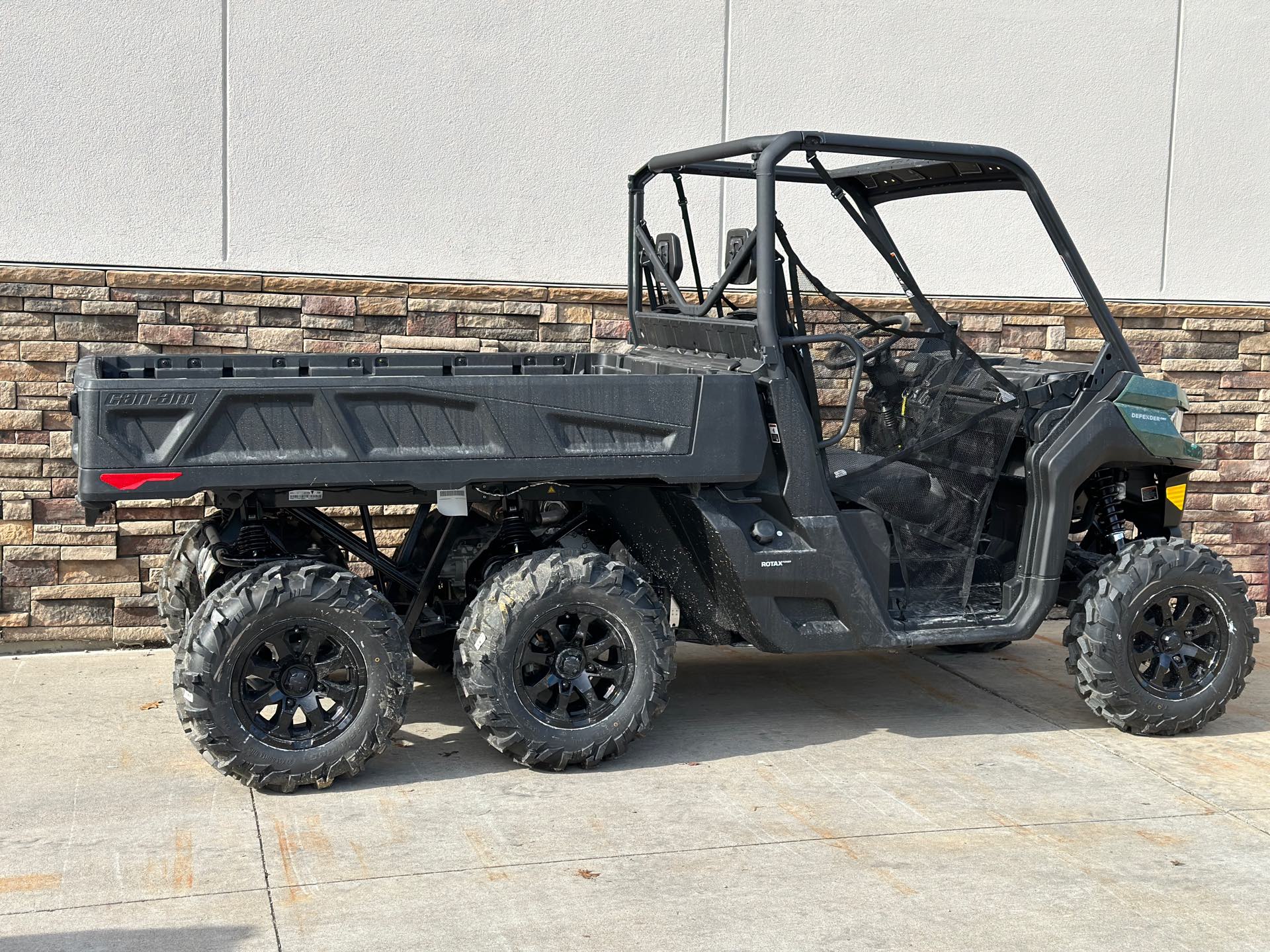2023 Can-Am Defender 6X6 DPS HD10 at Head Indian Motorcycle
