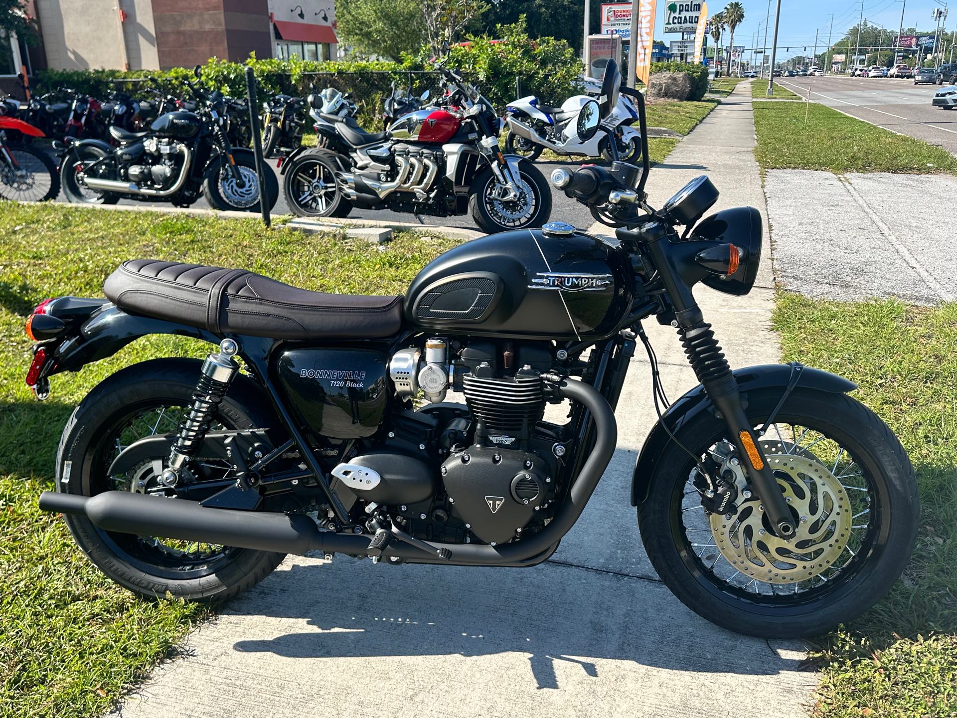 2023 Triumph Bonneville T120 Black at Tampa Triumph, Tampa, FL 33614