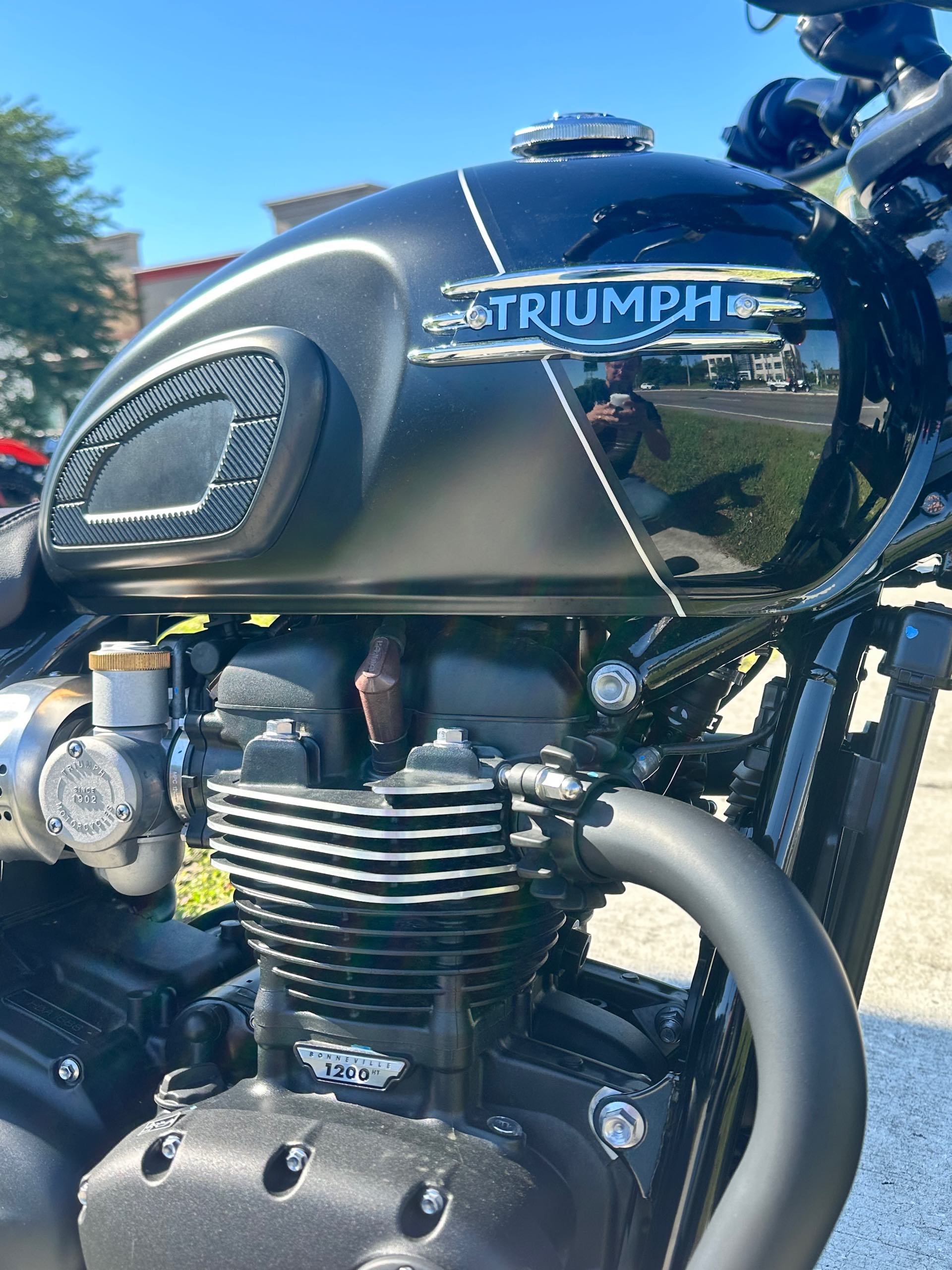 2023 Triumph Bonneville T120 Black at Tampa Triumph, Tampa, FL 33614