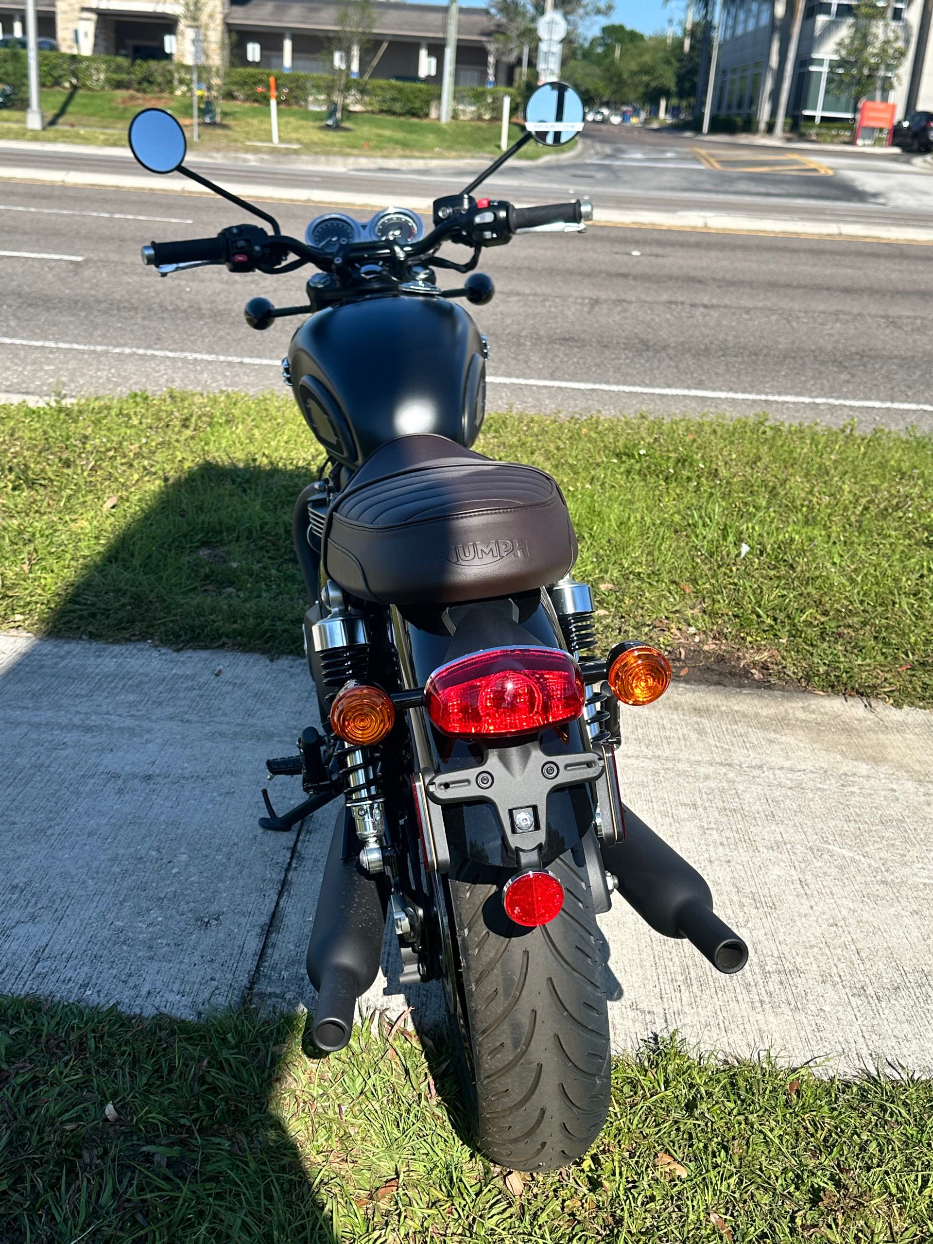 2023 Triumph Bonneville T120 Black at Tampa Triumph, Tampa, FL 33614