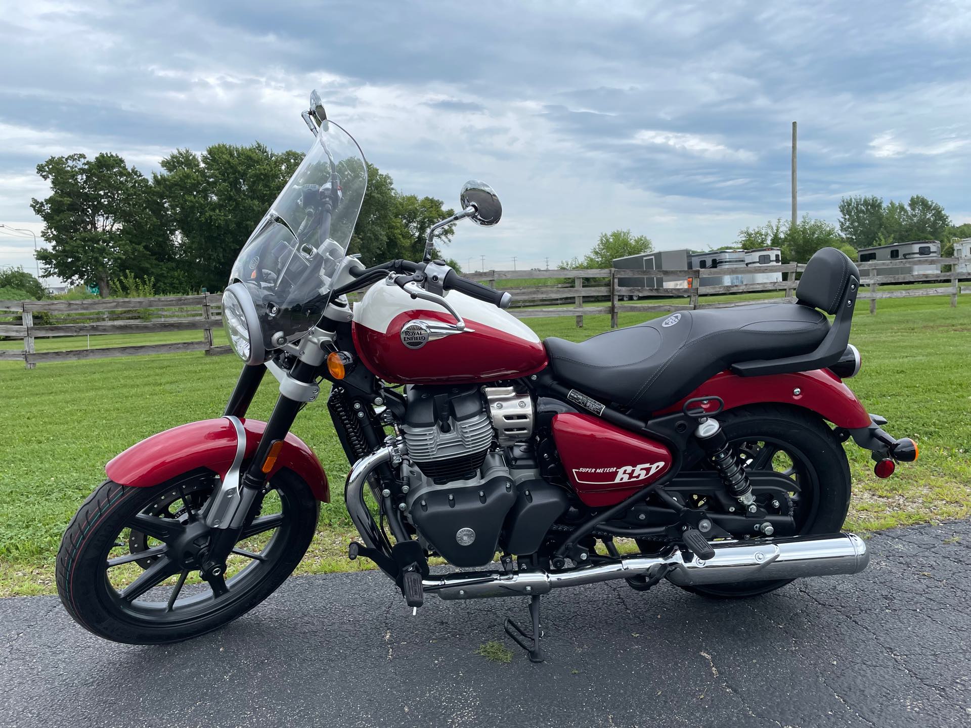 2024 Royal Enfield Super Meteor 650 at Randy's Cycle