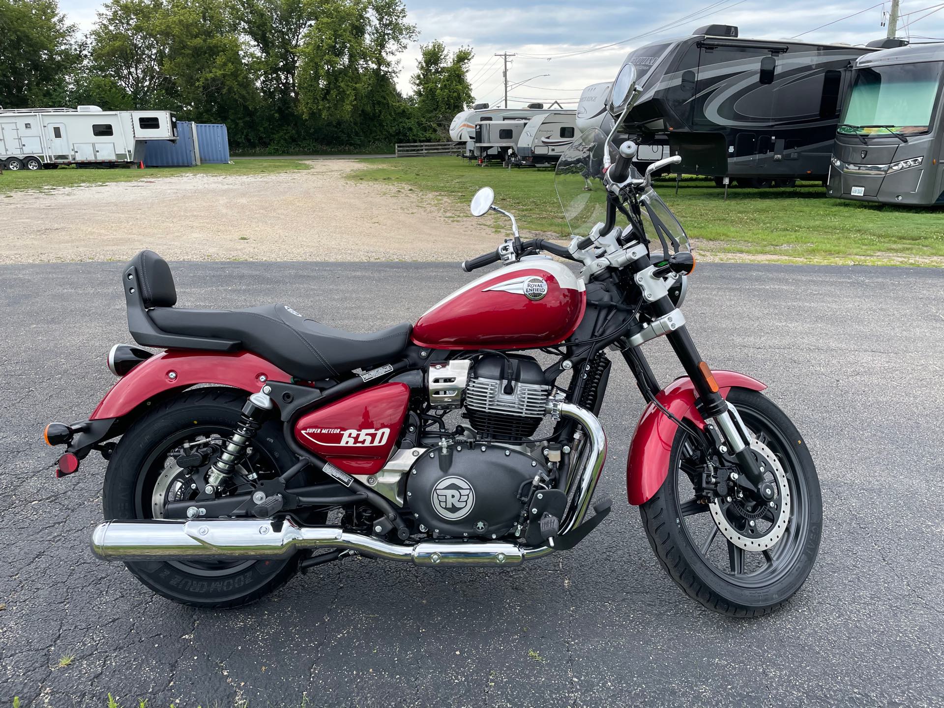 2024 Royal Enfield Super Meteor 650 at Randy's Cycle