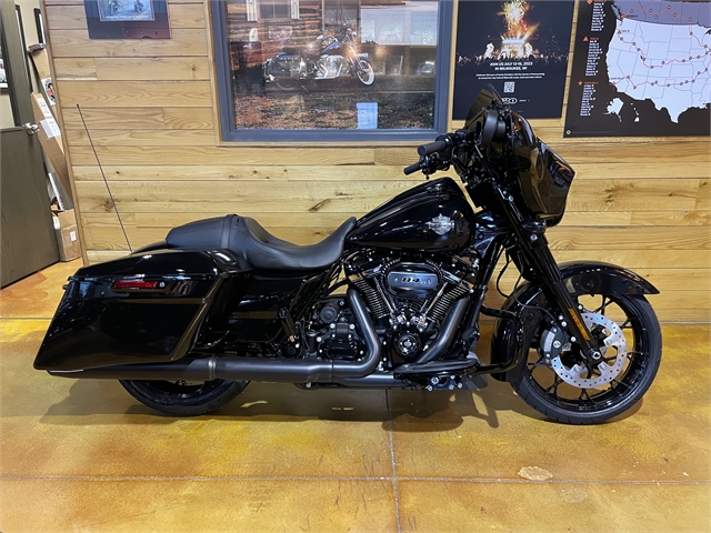 2023 Harley-Davidson® Street Glide® Vivid Black