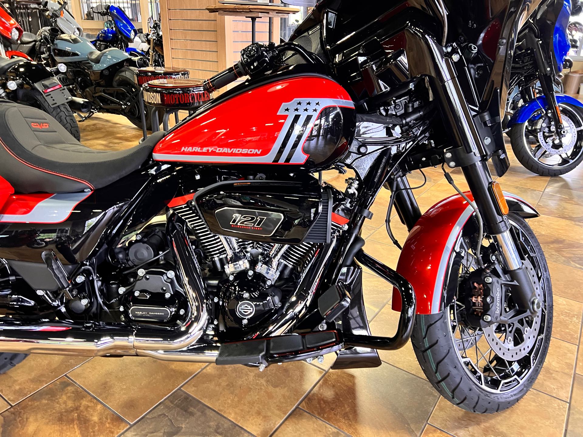 2024 Harley-Davidson Street Glide CVO Street Glide at Man O'War Harley-Davidson®