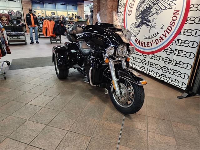 2017 Harley-Davidson Trike Tri Glide Ultra at Great River Harley-Davidson