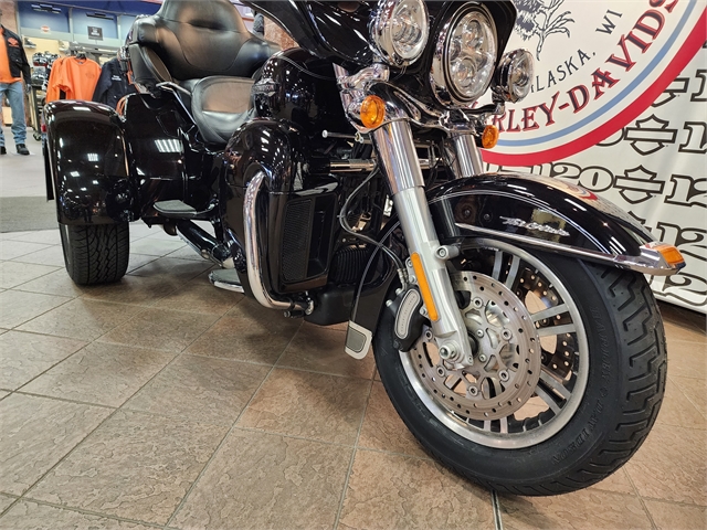 2017 Harley-Davidson Trike Tri Glide Ultra at Great River Harley-Davidson