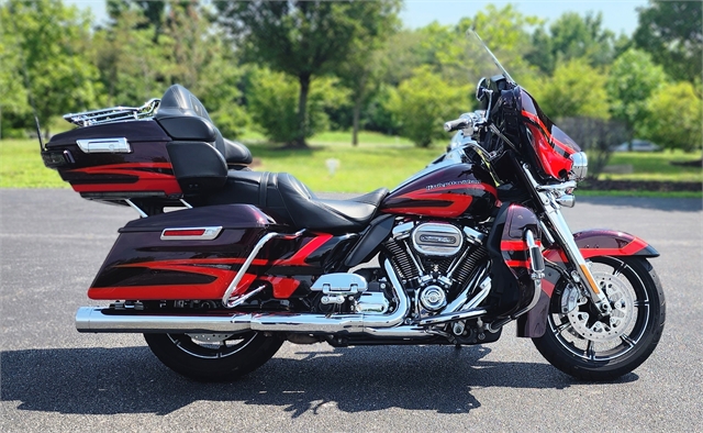 2017 Harley-Davidson Electra Glide CVO Limited at All American Harley-Davidson, Hughesville, MD 20637