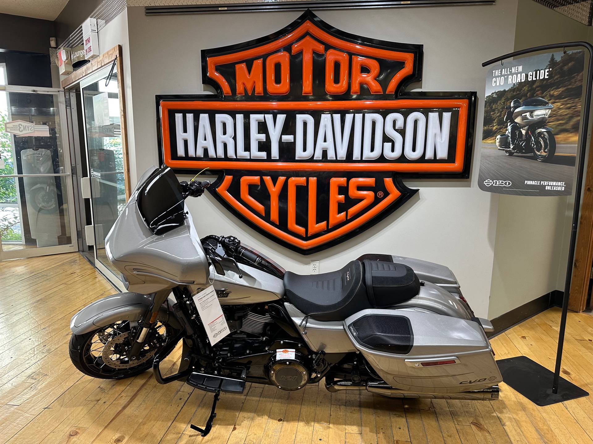 2023 Harley-Davidson Street Glide CVO Street Glide at Zips 45th Parallel Harley-Davidson