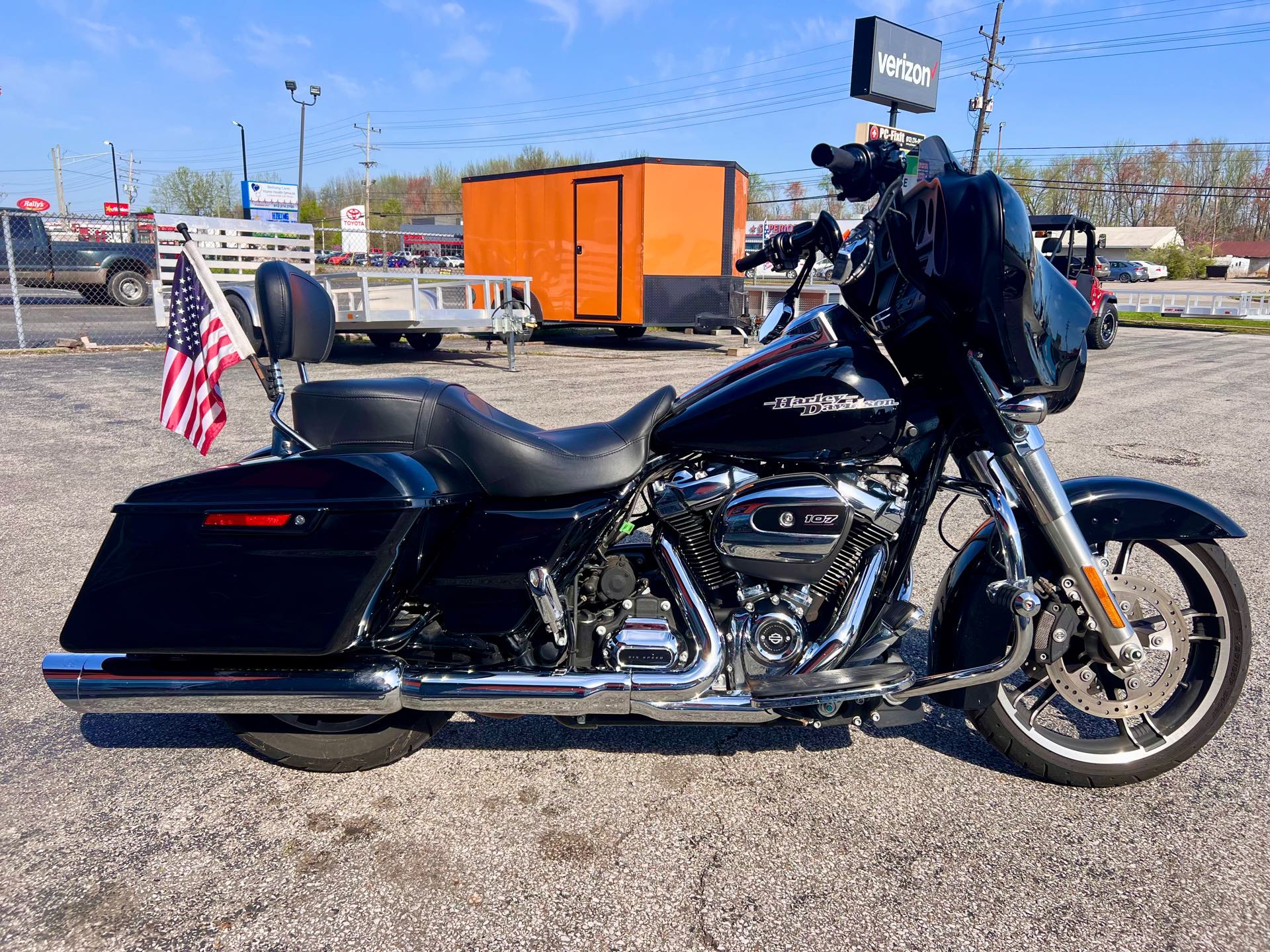 2018 Harley-Davidson Street Glide Base at Thornton's Motorcycle Sales, Madison, IN