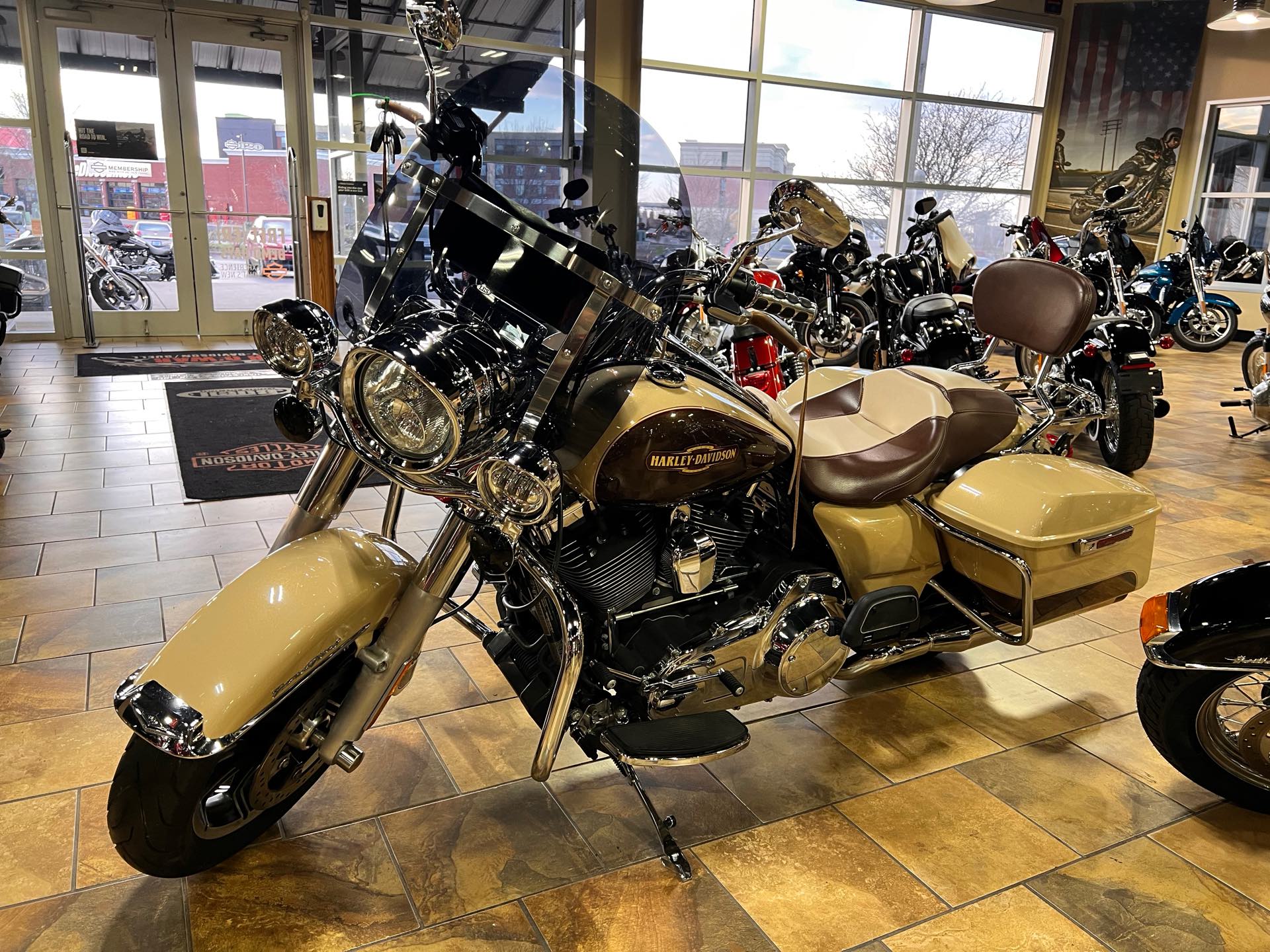 2014 Harley-Davidson Road King Base at Man O'War Harley-Davidson®