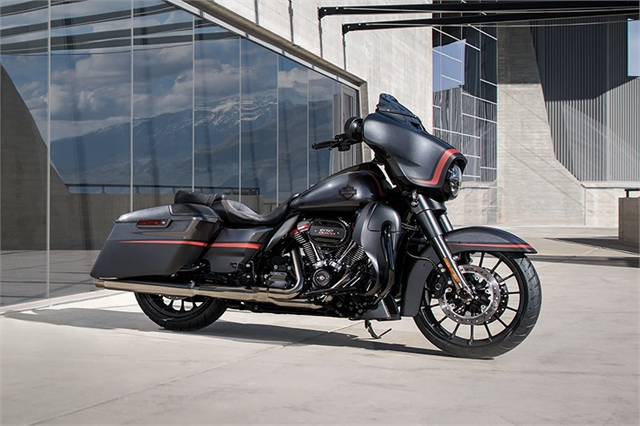 2018 Harley-Davidson Street Glide CVO Street Glide at Mount Rushmore Motorsports