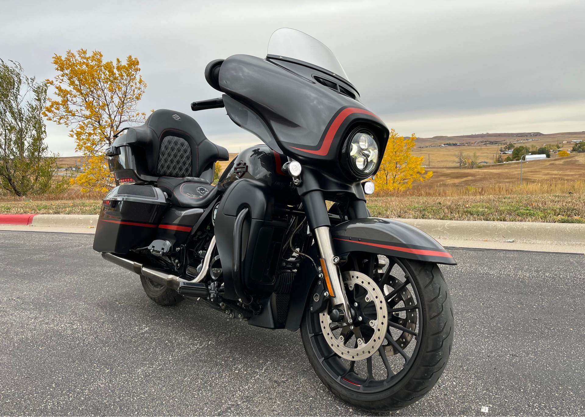 2018 Harley-Davidson Street Glide CVO Street Glide at Mount Rushmore Motorsports