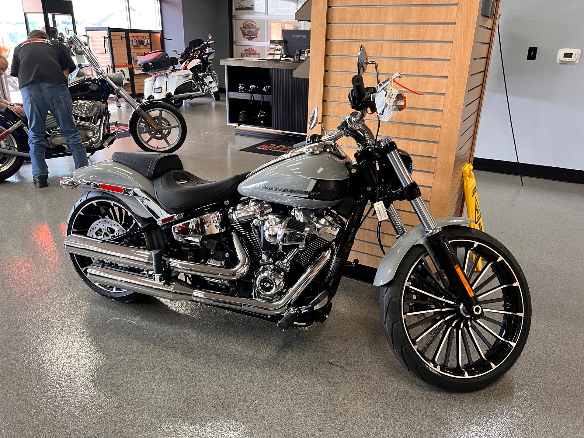 2024 Harley-Davidson Softail Breakout at Man O'War Harley-Davidson®