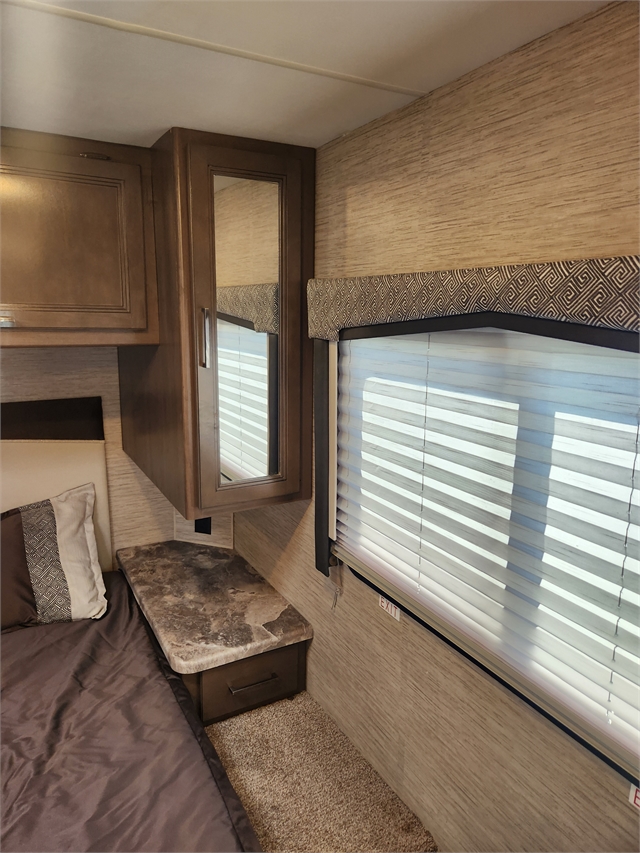 2022 Chateau 28Z at Prosser's Premium RV Outlet