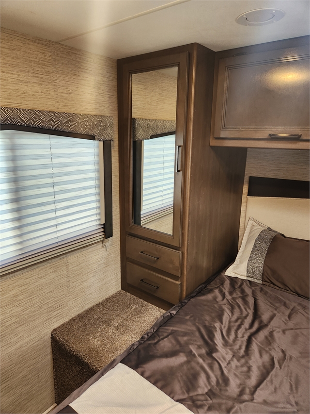 2022 Chateau 28Z at Prosser's Premium RV Outlet