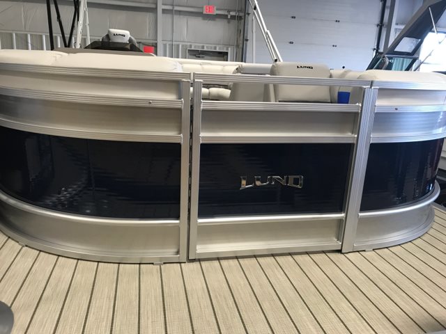 2018 Lund LX220 Pontoon at Pharo Marine, Waunakee, WI 53597