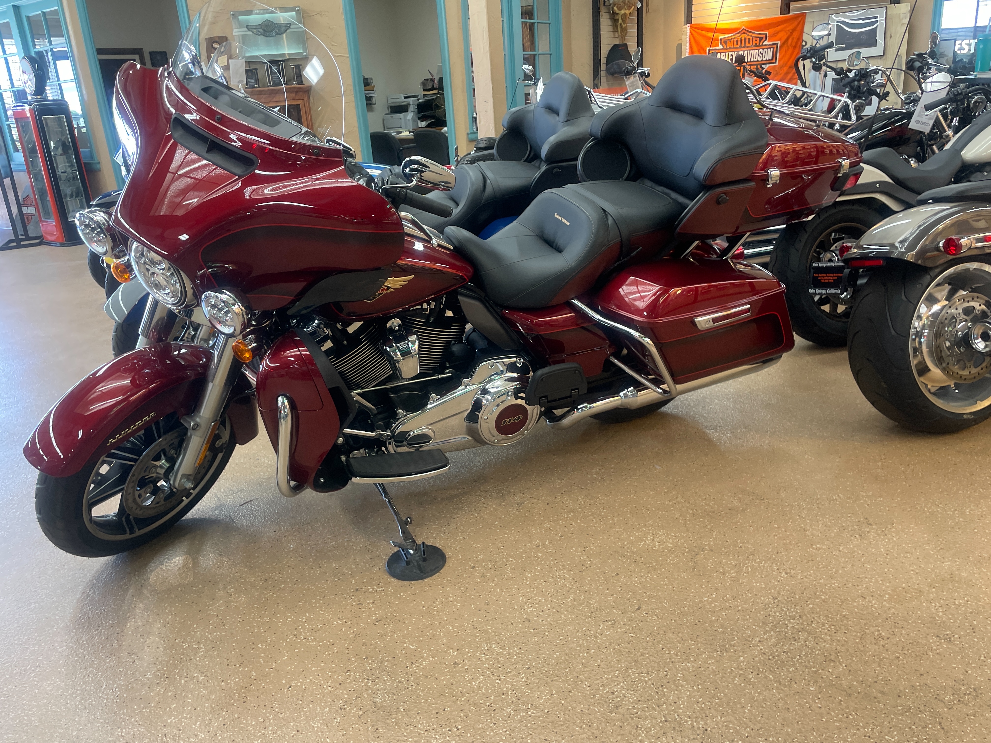 2023 Harley-Davidson Electra Glide Ultra Limited Anniversary at Palm Springs Harley-Davidson®