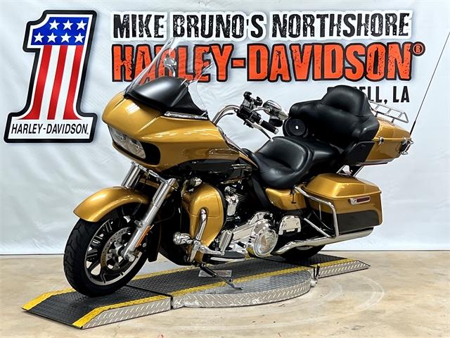 2017 Harley-Davidson Road Glide Ultra at Mike Bruno's Northshore Harley-Davidson