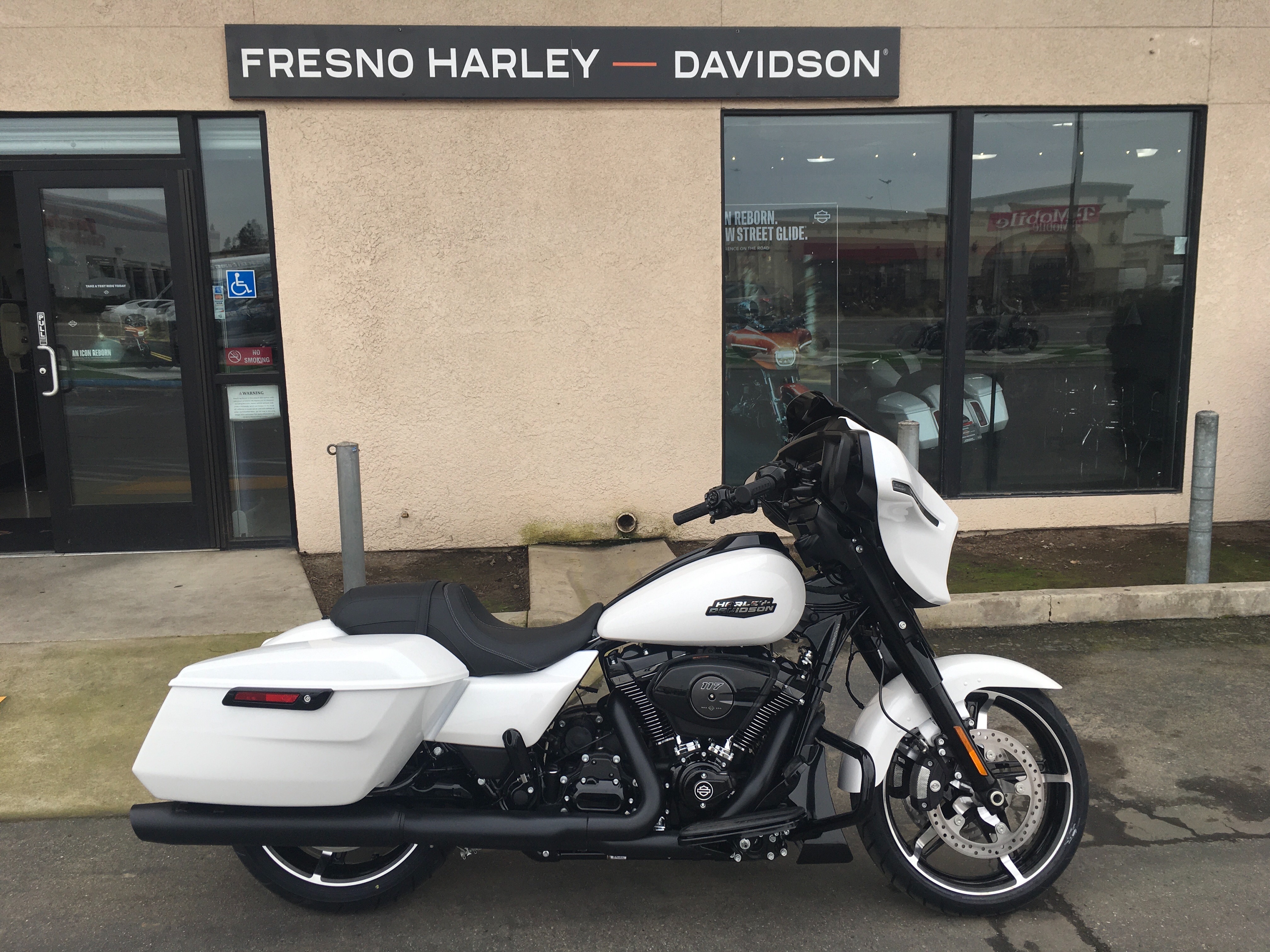 2024 Harley-Davidson Street Glide Base at Fresno Harley-Davidson