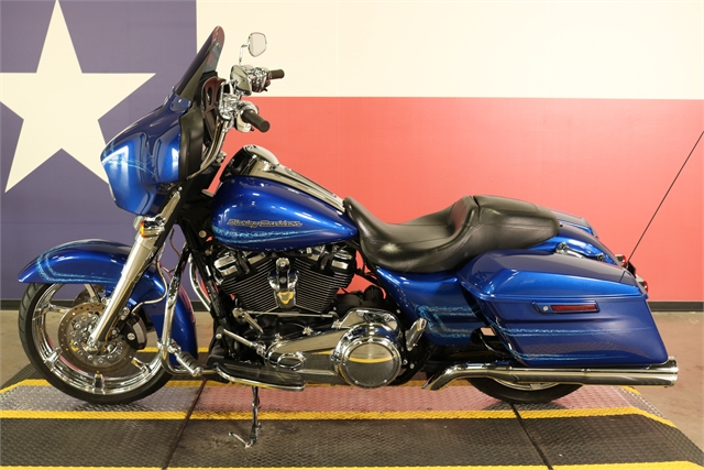 2019 Harley-Davidson Street Glide Base at Texas Harley