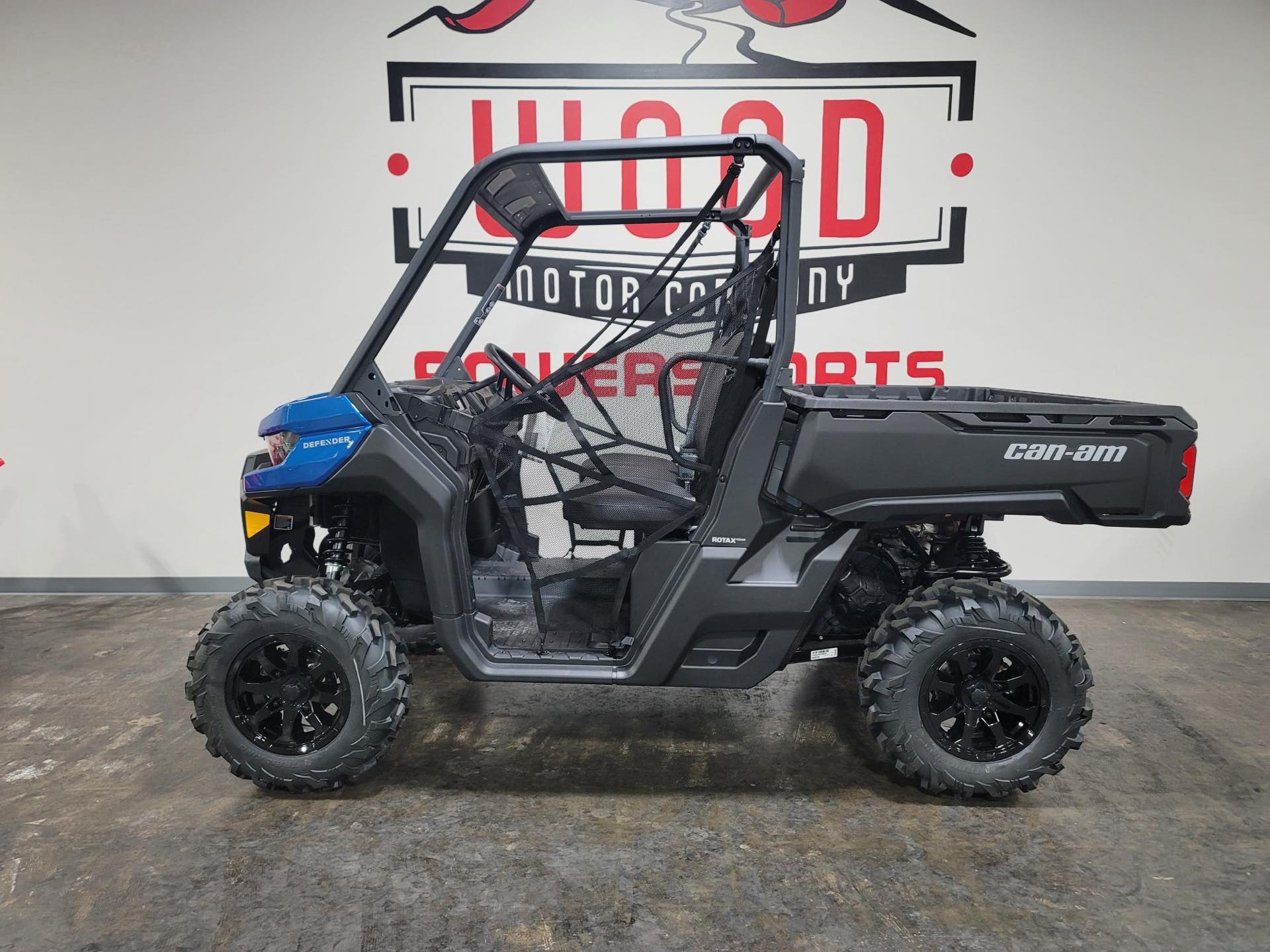 2023 Can-Am Defender DPS HD10 at Wood Powersports Harrison