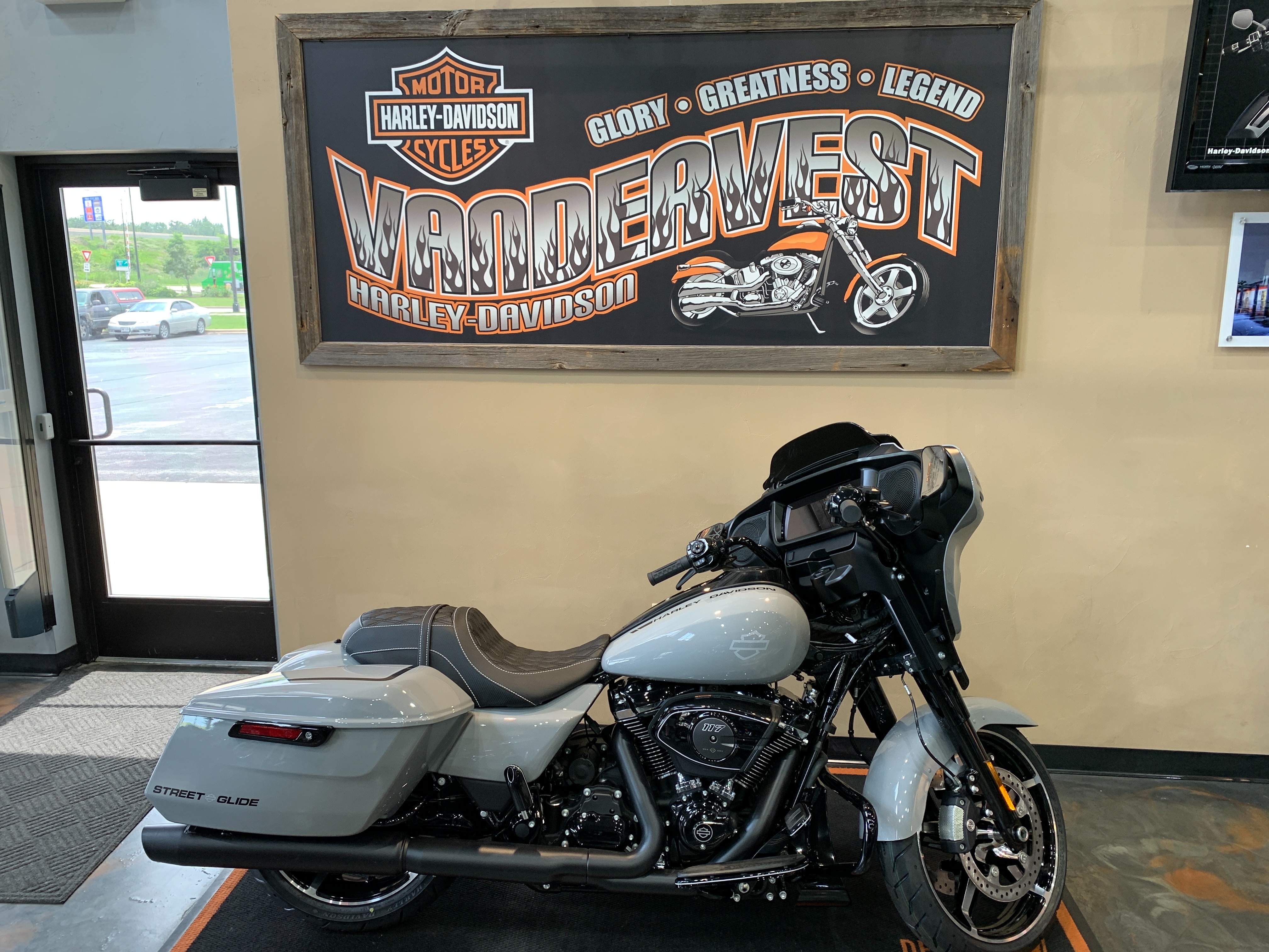 2024 Harley-Davidson Street Glide Base at Vandervest Harley-Davidson, Green Bay, WI 54303