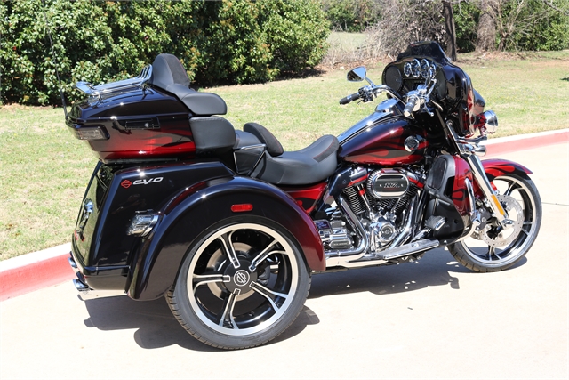 2022 Harley-Davidson Trike CVO Tri Glide at Texas Harley