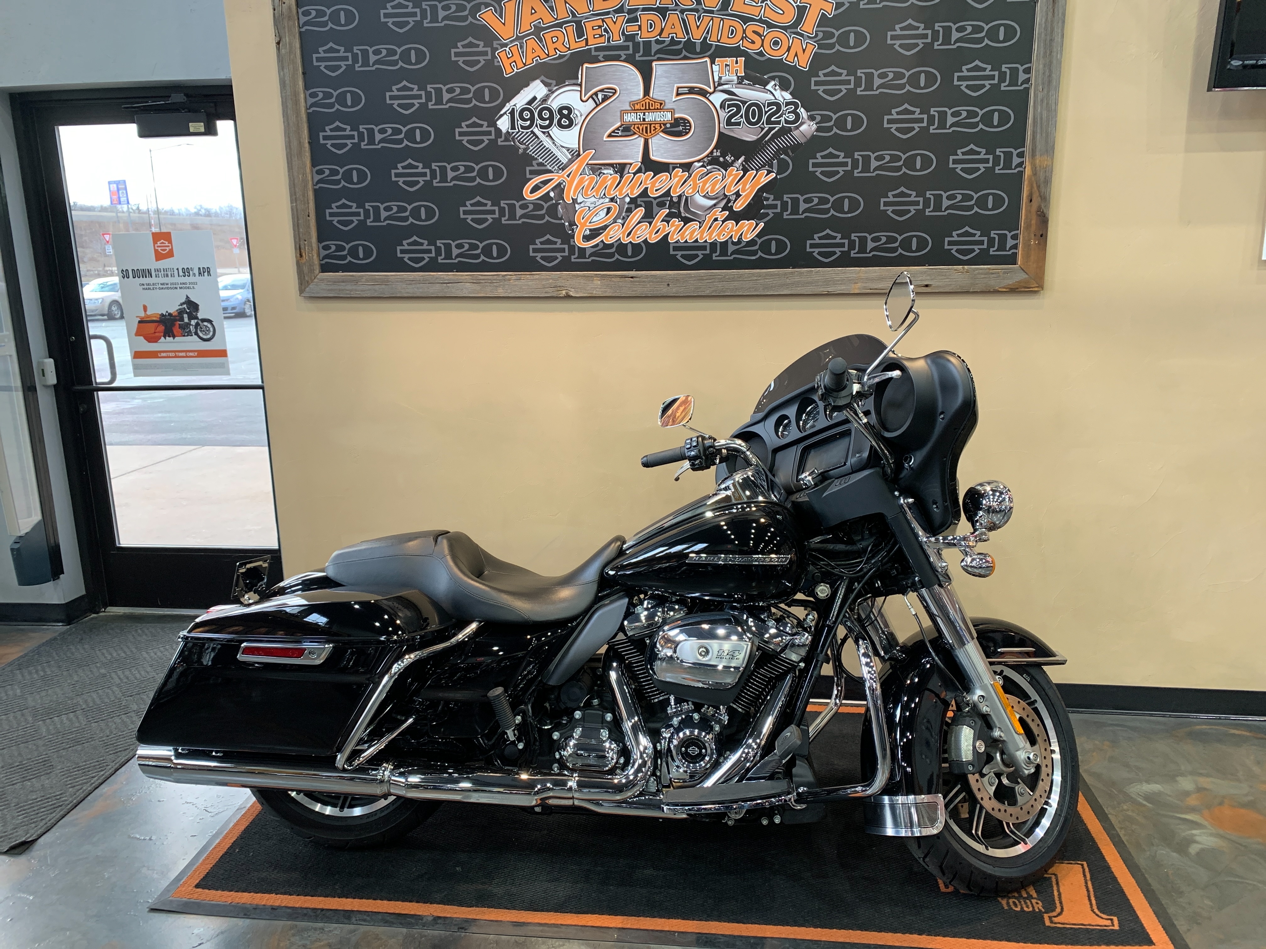 2021 Harley-Davidson Police Electra Glide at Vandervest Harley-Davidson, Green Bay, WI 54303