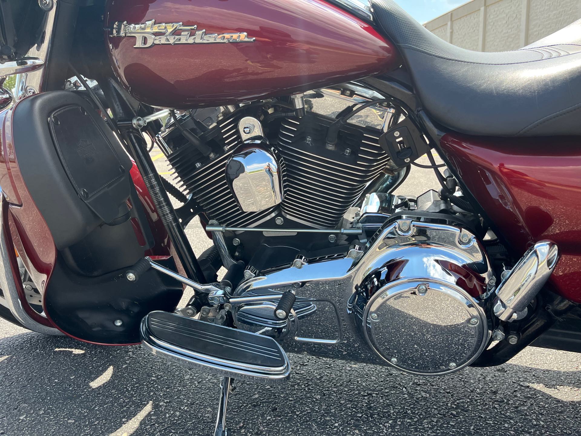 2010 Harley-Davidson Street Glide Base at Mount Rushmore Motorsports