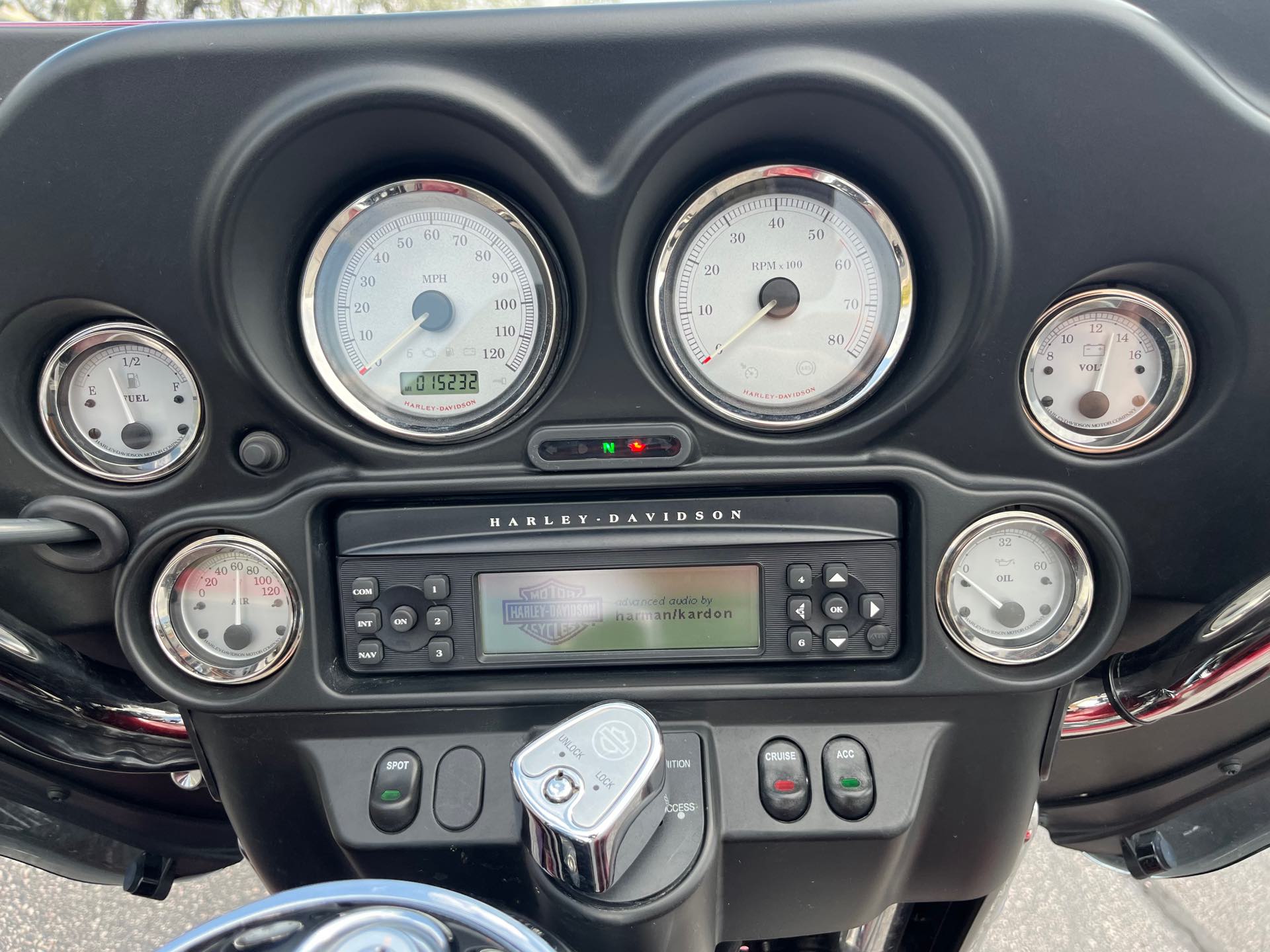 2010 Harley-Davidson Street Glide Base at Mount Rushmore Motorsports