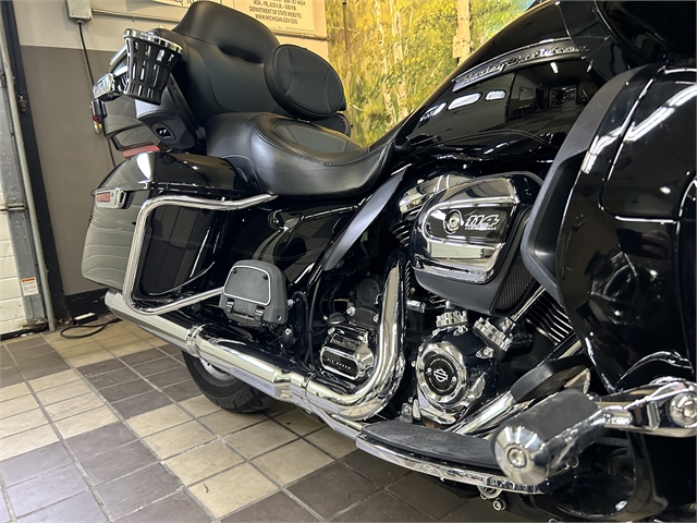 2019 Harley-Davidson Road Glide Ultra at Zips 45th Parallel Harley-Davidson