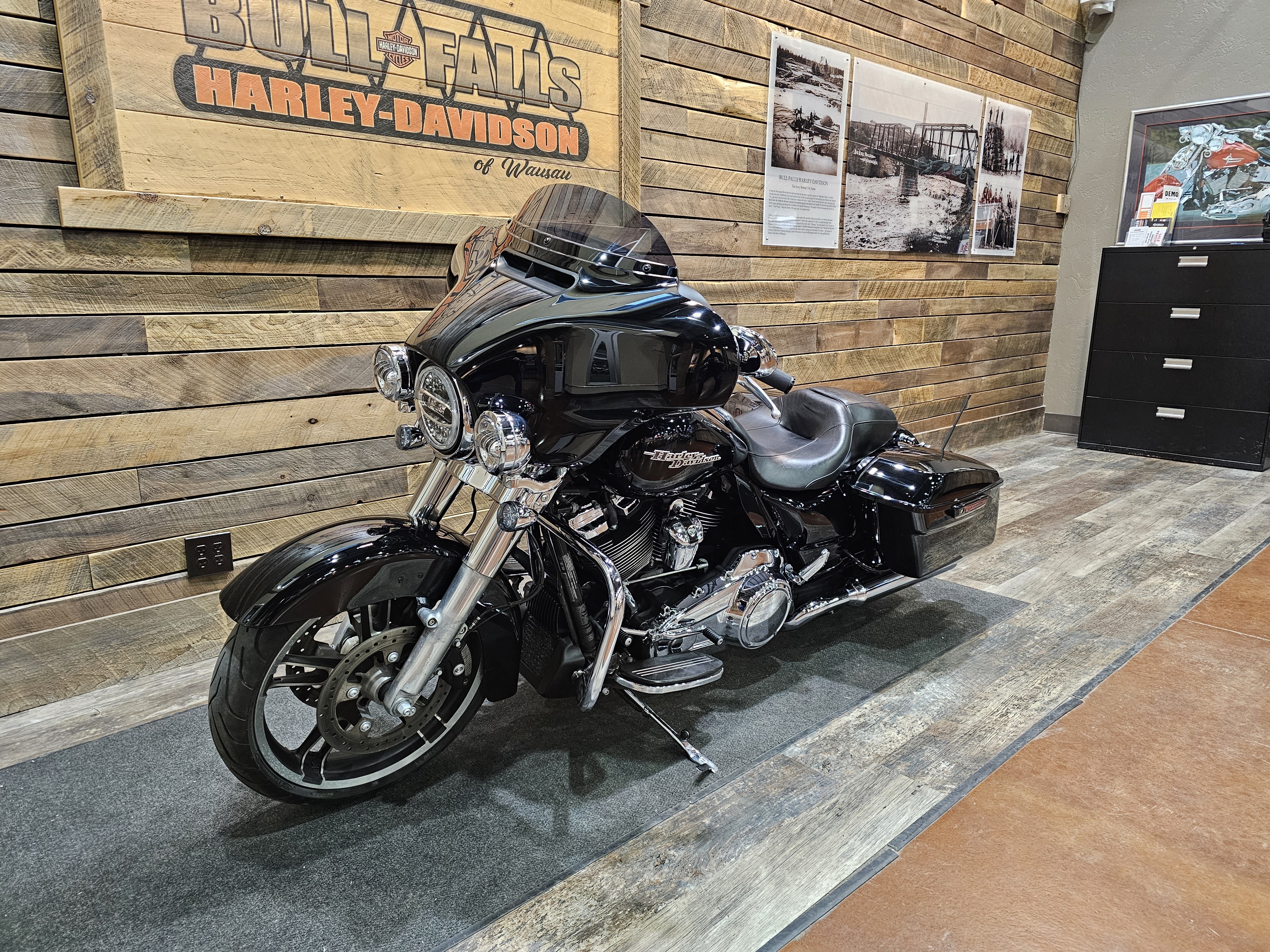 2017 Harley-Davidson Street Glide Base at Bull Falls Harley-Davidson