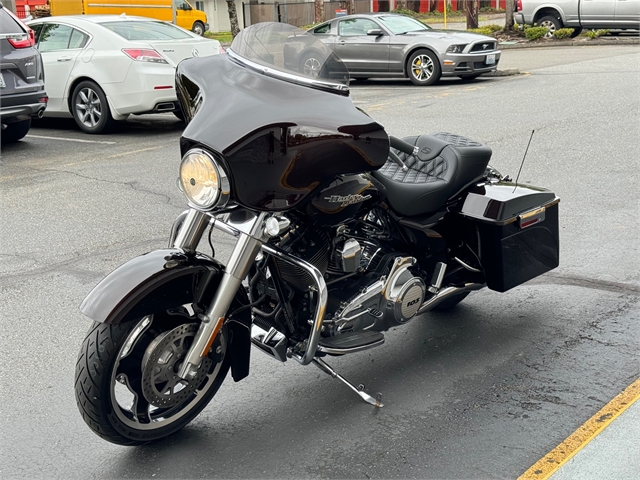 2011 Harley-Davidson Street Glide Base at Lynnwood Motoplex, Lynnwood, WA 98037